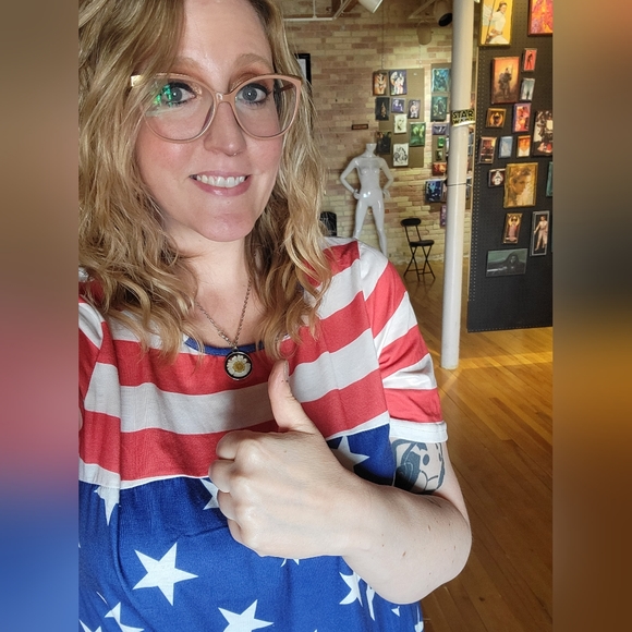 Meet your Posher, Leah - Picture 5 of 8